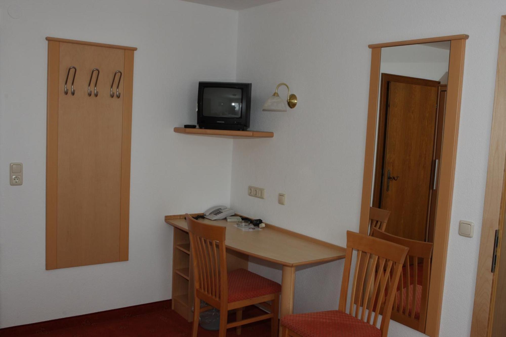 Hotel Garni Sonnenheim Fiss Exterior foto